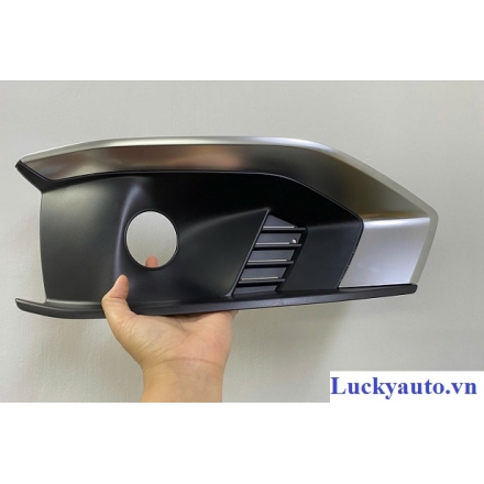 Ốp vỏ đèn gầm xe Audi A4 2.0-2023_ 8W0807681AK3Q7